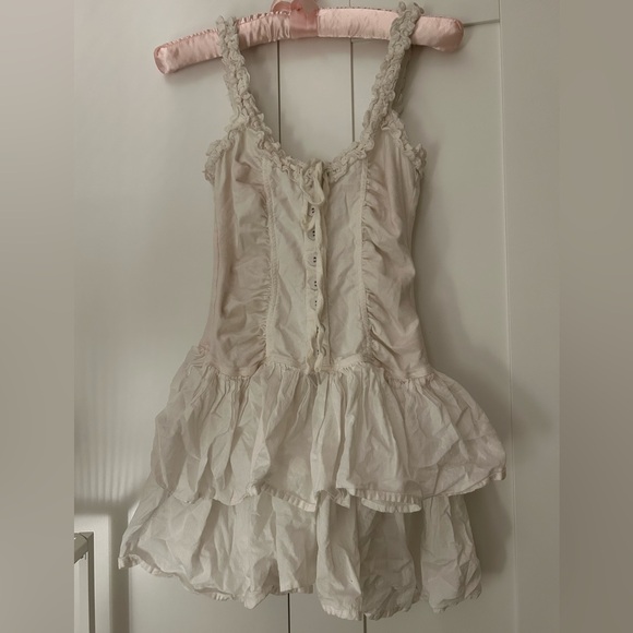 Ecote Dresses & Skirts - Ecote Olive Ruffled Drop Waist
Milkmaid Mini Dress